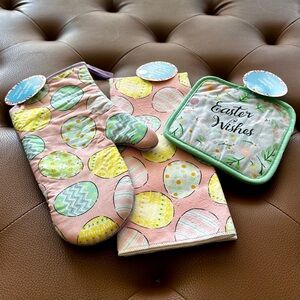Bundle Set NWT | Oven Mitt + Towel + Pot Holder | Spring Decor Easter Egg 🪺